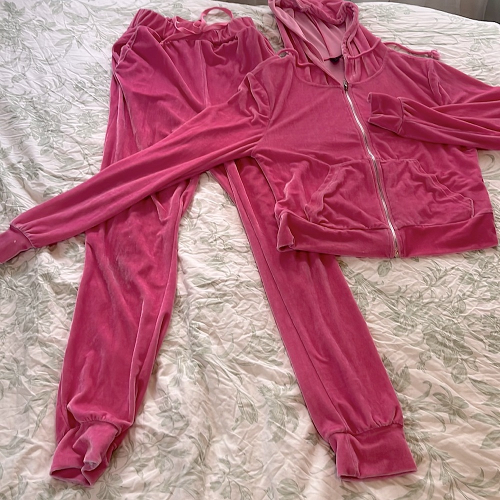 Pink velvet sweatsuit